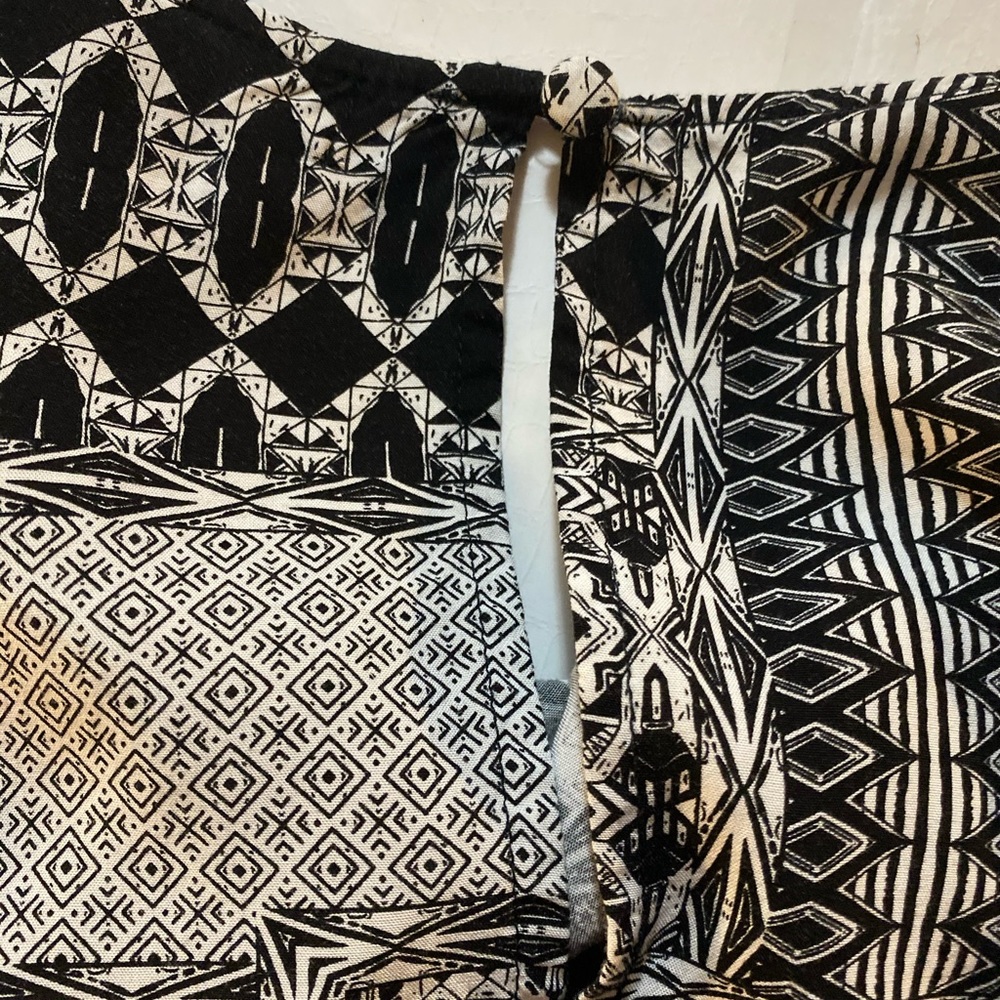 Ellos Black&White Patchwork Pattern Flowy Shirt - image 6